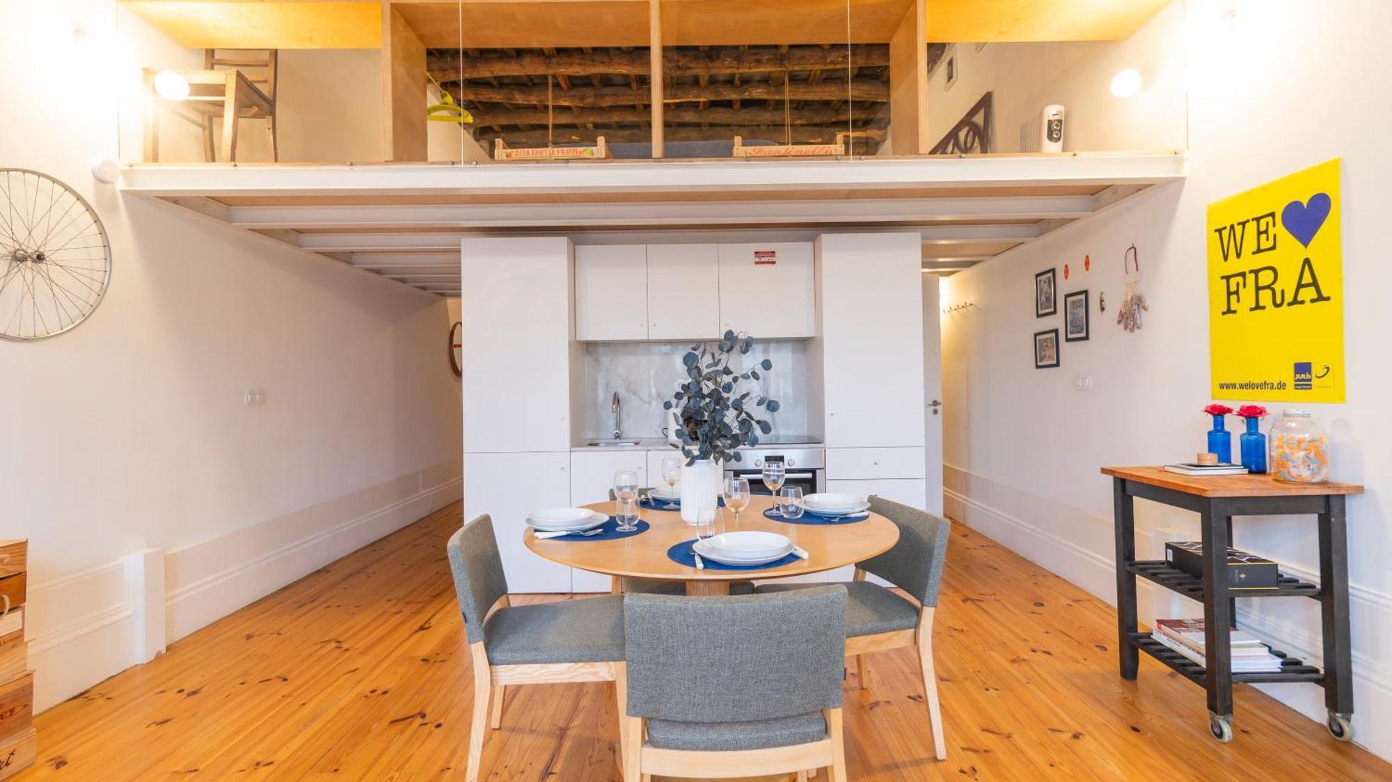 Eccentric Mouzinho Mezzanine By Lovelystay Porto Exterior photo